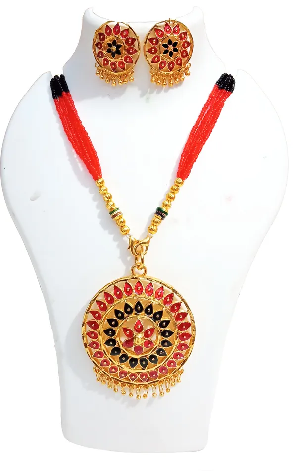 Assamese_Traditional_Red_And_Black_Colour_Japi_Tassel_Jewellery_Set_For_Women